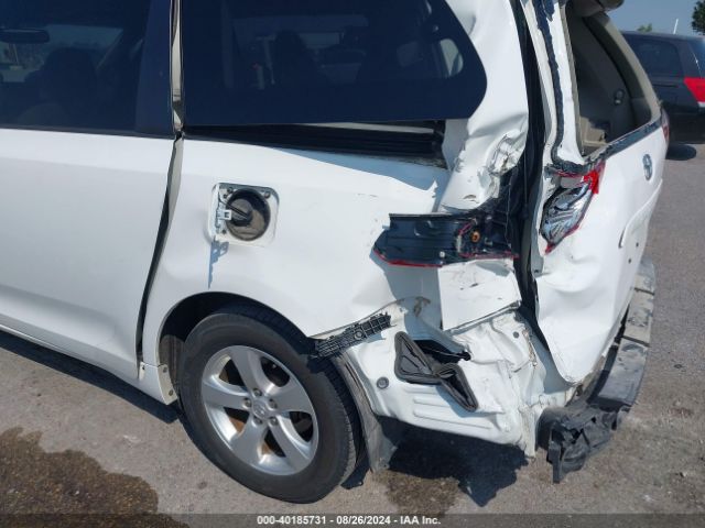 5TDKZ3DC5HS795074 Toyota Sienna Le 8 Passenger