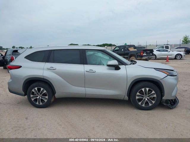 Toyota Highlander Xle 2022 5TDGZRAH0NS549649 Image 13