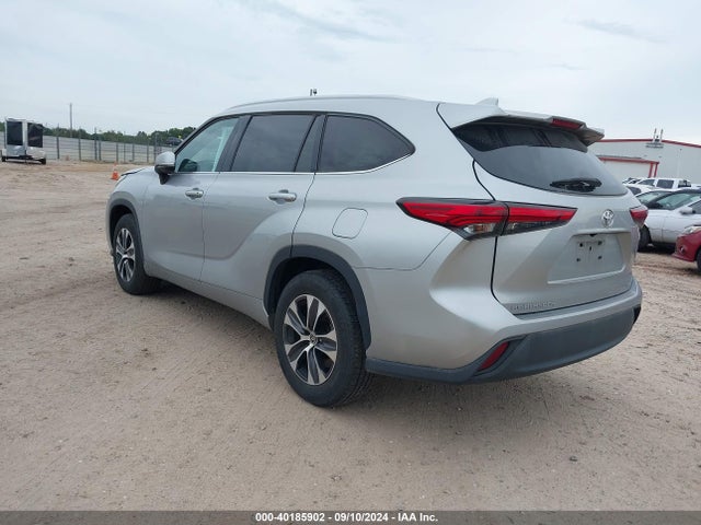 Toyota Highlander Xle 2022 5TDGZRAH0NS549649 Image 3