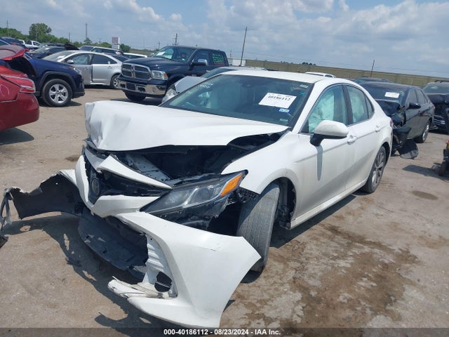 Toyota CAMRY LE 2020 4T1C11AK7LU362853 Image 2