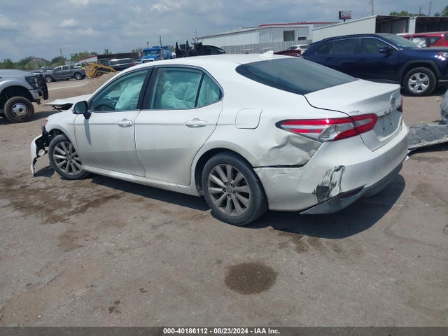 Toyota CAMRY LE 2020 4T1C11AK7LU362853 Image 3