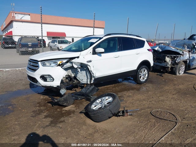 Ford ESCAPE SE 2018 1FMCU9GD0JUB61422 Image 2