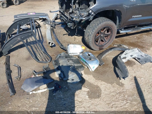 5TFHW5F19EX397690 Toyota Tundra Limited 5.7l V8