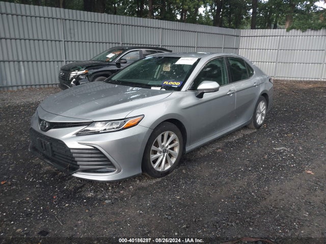 Toyota CAMRY LE 2021 4T1C11AK8MU484431 Image 2