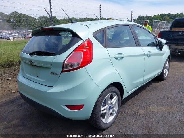 Ford FIESTA SE 2018 3FADP4EJ0JM132878 Image 4