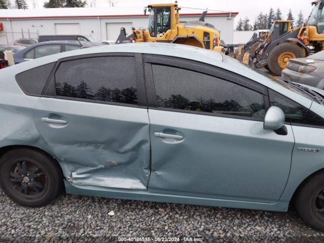 JTDKN3DU6F1926852 Toyota Prius Four