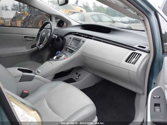 JTDKN3DU6F1926852 Toyota Prius Four