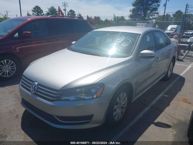 1VWAT7A39EC100422 Volkswagen Passat 1.8t Wolfsburg Edition