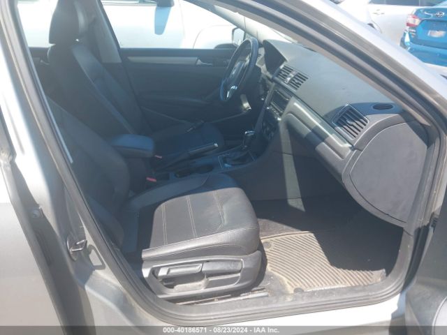 1VWAT7A39EC100422 Volkswagen Passat 1.8t Wolfsburg Edition