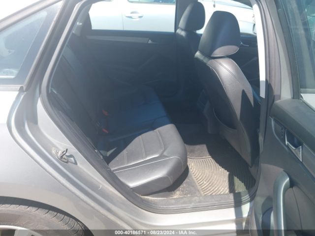 1VWAT7A39EC100422 Volkswagen Passat 1.8t Wolfsburg Edition