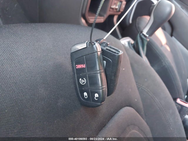 ZACCJABB6JPG80187 Jeep Renegade Latitude Fwd