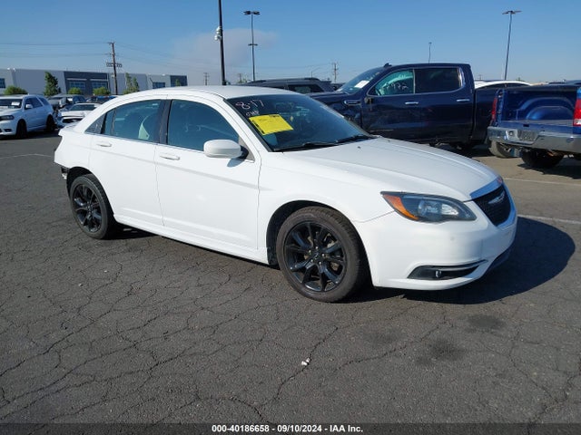 Chrysler 200 Limited 2014 1C3CCBCG7EN198549 Image 1