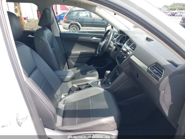 3VV3B7AX5JM182953 Volkswagen Tiguan 2.0t Se/2.0t Sel