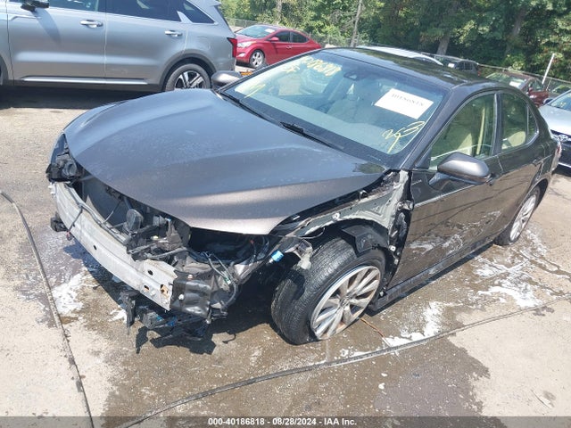 Toyota CAMRY LE 2018 JTNB11HK8J3040064 Image 2