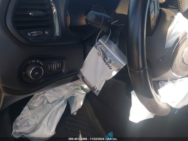 ZACCJABB4JPJ04076 Jeep Renegade Altitude Fwd