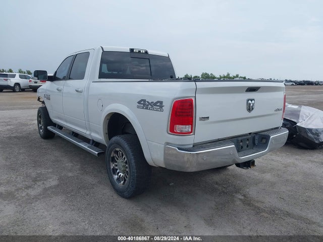 3C6UR5FL0JG368558 RAM 2500 Laramie  4x4 6'4 Box