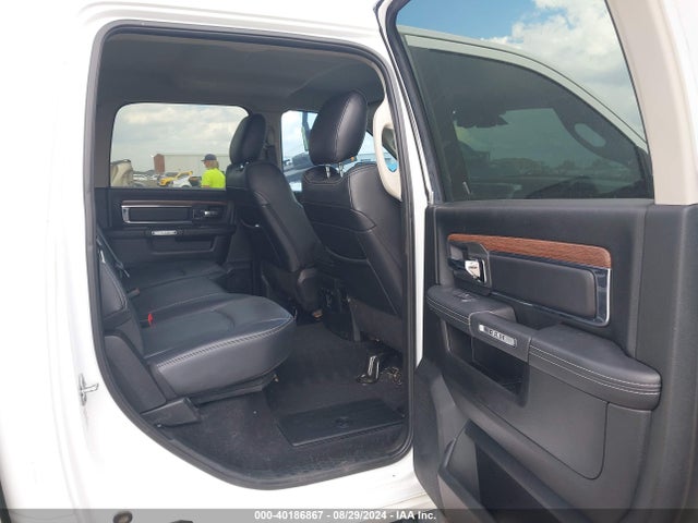 3C6UR5FL0JG368558 RAM 2500 Laramie  4x4 6'4 Box
