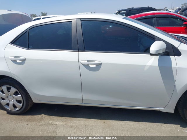 Toyota COROLLA LE 2018 5YFBURHEXJP773728 Image 13