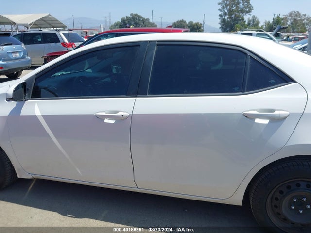 Toyota COROLLA LE 2018 5YFBURHEXJP773728 Image 14