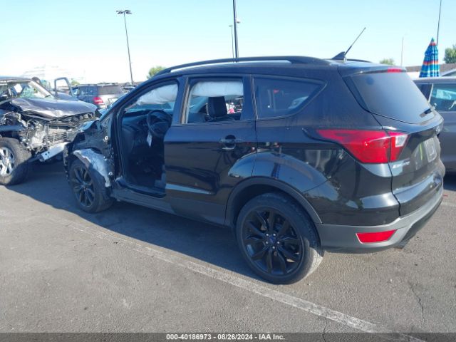 1FMCU0GD1KUB86598 Ford ESCAPE SE