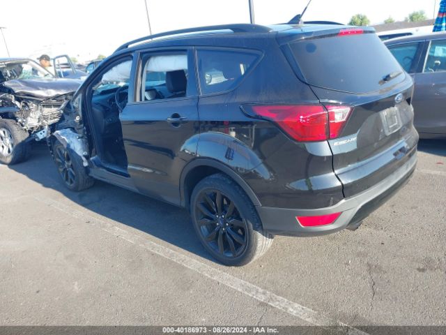 1FMCU0GD1KUB86598 Ford ESCAPE SE