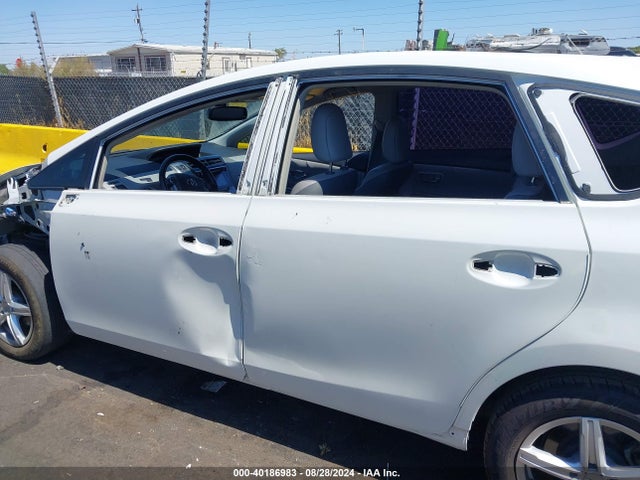 Toyota Prius V Four 2017 JTDZN3EUXHJ058113 Image 15