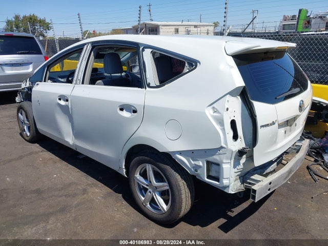 Toyota Prius V Four 2017 JTDZN3EUXHJ058113 Image 3