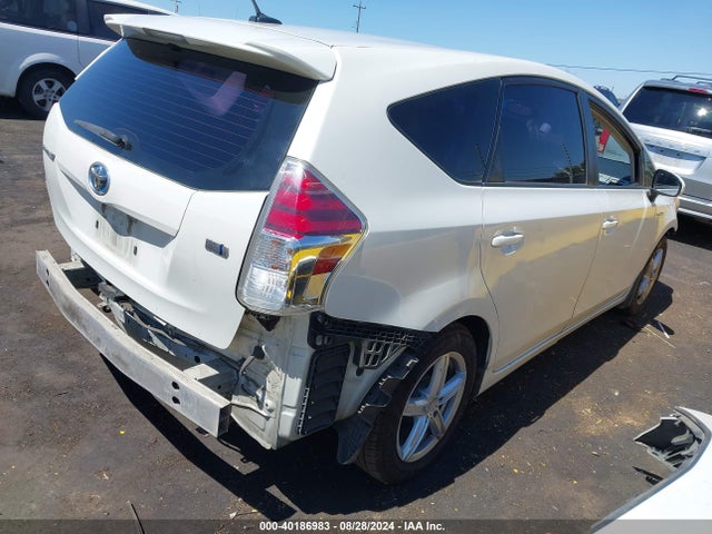 Toyota Prius V Four 2017 JTDZN3EUXHJ058113 Image 4