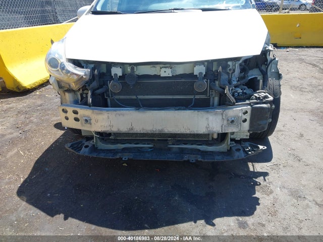 Toyota Prius V Four 2017 JTDZN3EUXHJ058113 Image 6