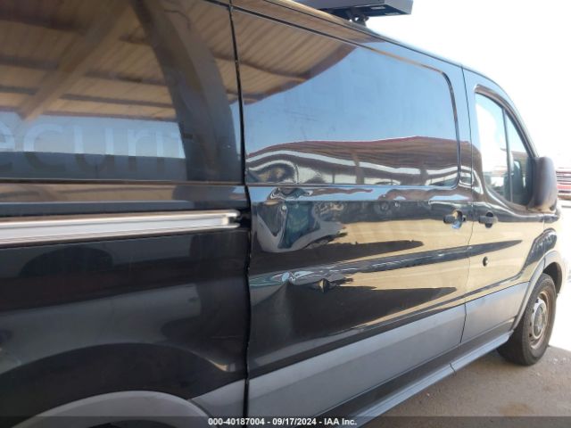 1FTYE1YM1FKA21650 Ford Transit-150