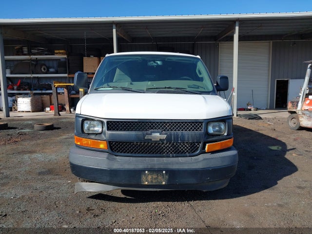 Chevrolet Express 2500 Work Van 2017 1GCWGAF12H1309132 Image 12