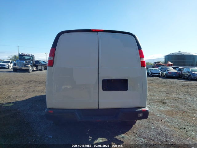 Chevrolet Express 2500 Work Van 2017 1GCWGAF12H1309132 Image 16