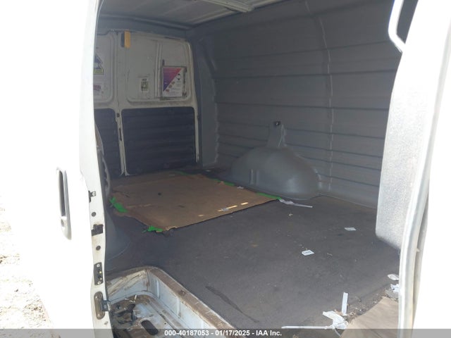 Chevrolet Express 2500 Work Van 2017 1GCWGAF12H1309132 Image 8