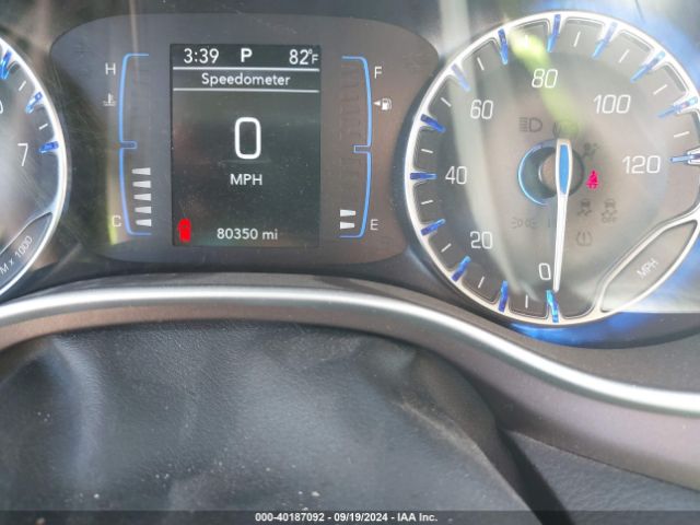 2C4RC1DG2MR588166 Chrysler Voyager Lxi