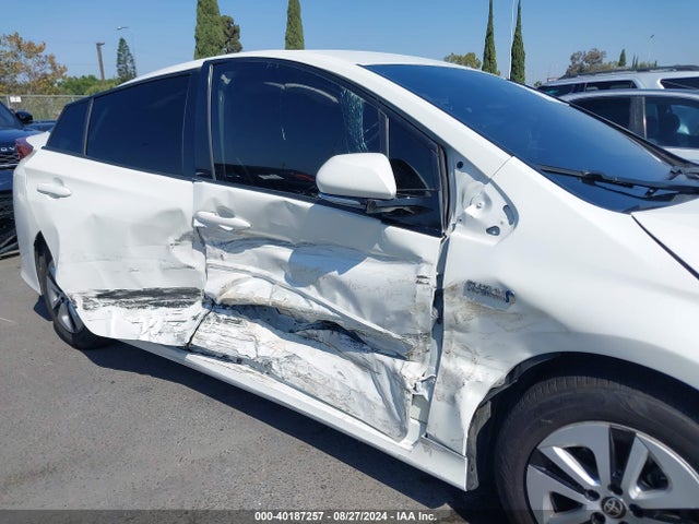 Toyota Prius Prime Premium 2019 JTDKARFP6K3117064 Image 17