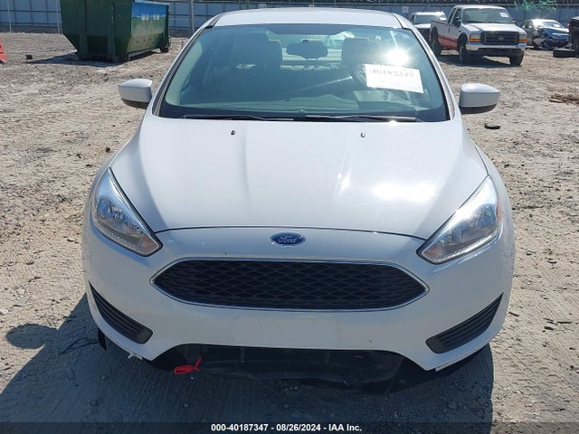 Ford FOCUS SE 2018 1FADP3F20JL234233 Image 12