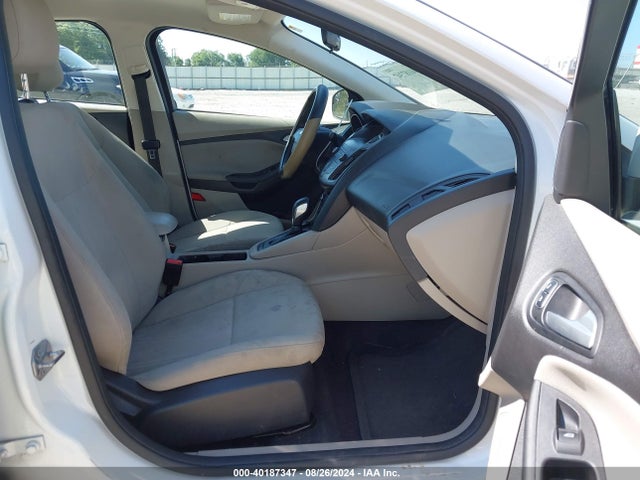 Ford FOCUS SE 2018 1FADP3F20JL234233 Image 5