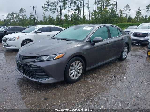 Toyota CAMRY LE 2020 4T1C11AK4LU359277 Image 2