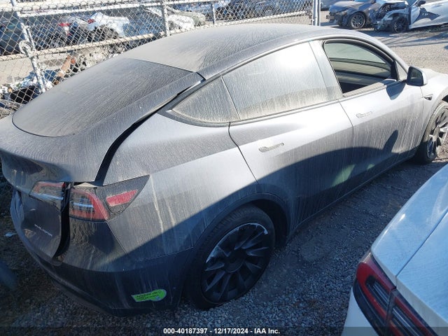 2023 TESLA MODEL Y 7SAYGDEE9PA047291 Photo 3