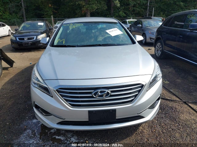 Hyundai SONATA SE 2016 5NPE24AF6GH333181 Image 12