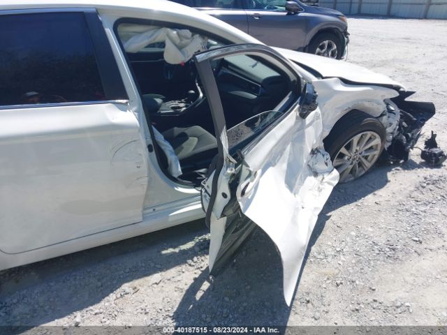 4T1C11AK2RU844414 Toyota CAMRY LE