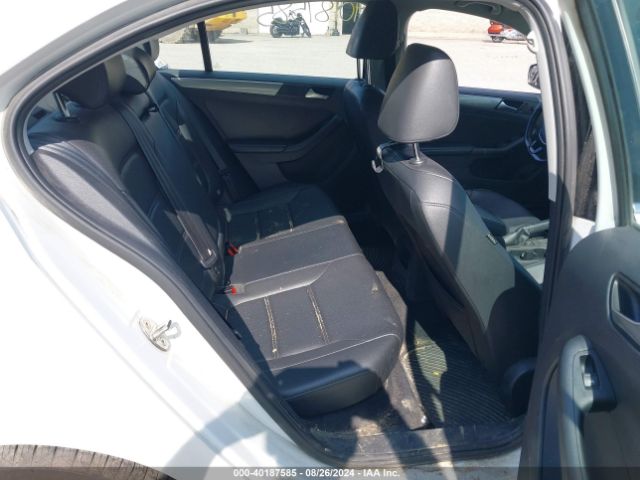 3VWDB7AJ9JM238503 Volkswagen Jetta 1.4t Se/1.4t Wolfsburg Edition
