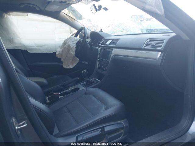 1VWLA7A33KC001055 Volkswagen Passat 2.0t Wolfsburg Edition