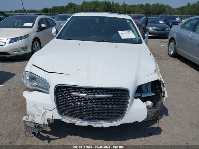 Chrysler 300 Anniversary Edition 2016 2C3CCAAG4GH161497 Image 11