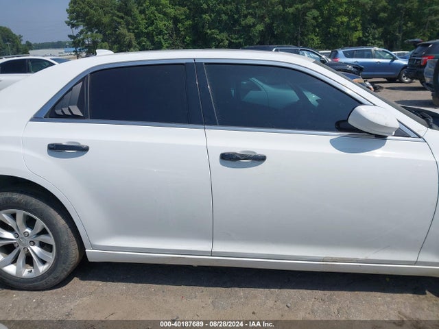 Chrysler 300 Anniversary Edition 2016 2C3CCAAG4GH161497 Image 12