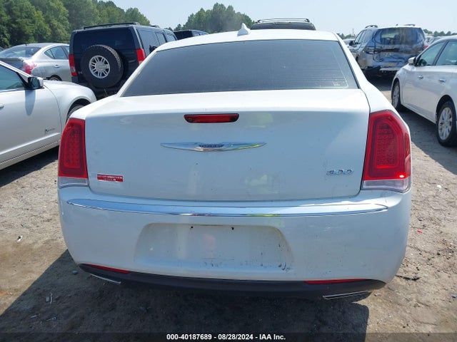 Chrysler 300 Anniversary Edition 2016 2C3CCAAG4GH161497 Image 15
