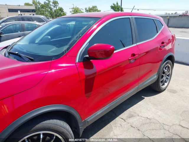 JN1BJ1CPXJW164779 Nissan Rogue Sport S
