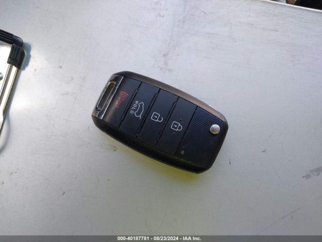 5XYKT4A79FG613269 KIA Sorento Lx V6