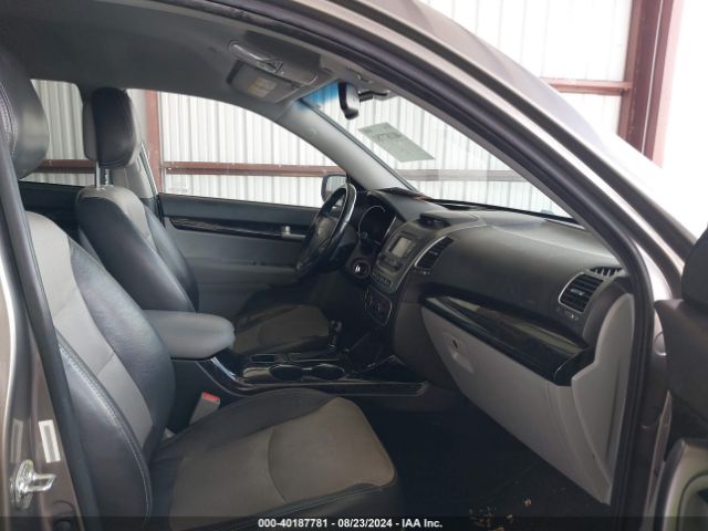 5XYKT4A79FG613269 KIA Sorento Lx V6