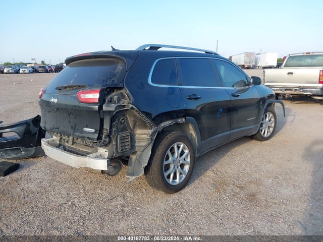 1C4PJLCS0HW586508 Jeep Cherokee Latitude Fwd